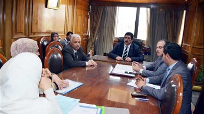 القليوبية تناقش الإجراءات التنفيذية لتعديل قيود الارتفاع بعدد 40 مدرسة