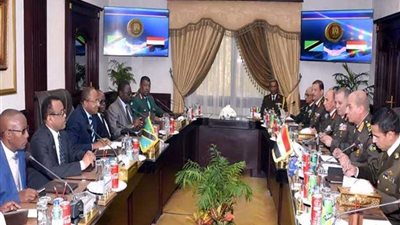 وزير الدفاع يلتقي نظيره التنزاني ويناقشان تطورات الأوضاع التي تشهدها إفريقيا