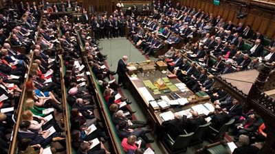 بريطانيا تلفظ أنفاسها ويوم ثالث لتصويت ماراثوني على بريكست