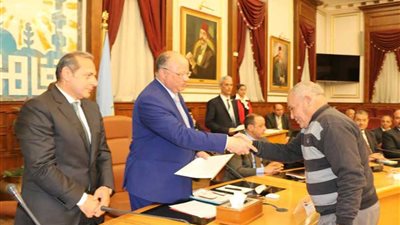 محافظ القاهرة: استمرار الأعمال بتطوير منطقة شق الثعبان