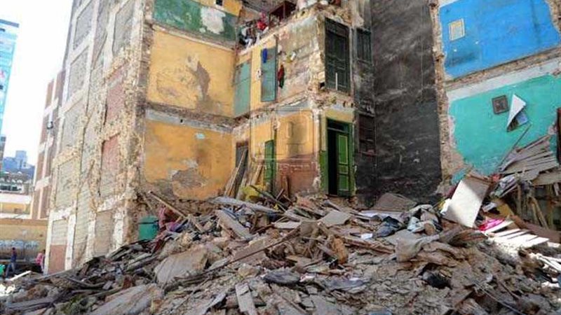 انهيار منزل من 3