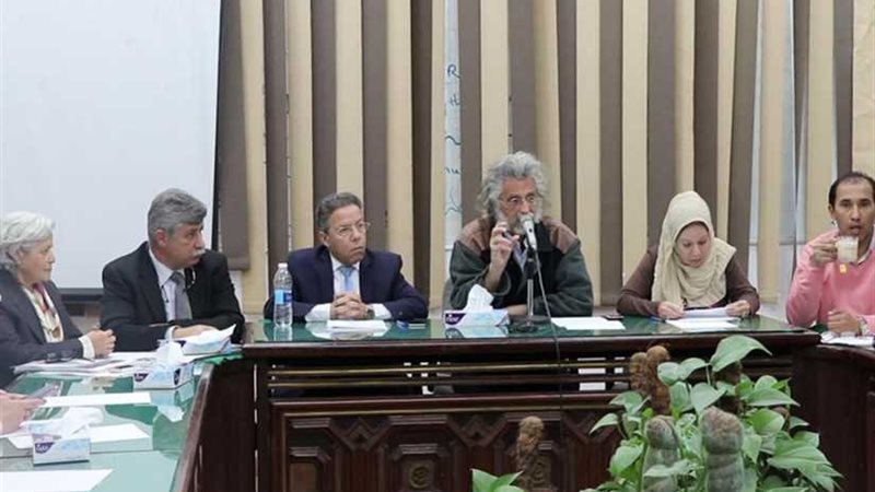 نقيب الأطباء يكشف