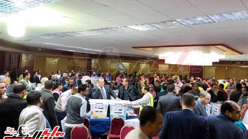 شاهد.. غلق باب التوصيت