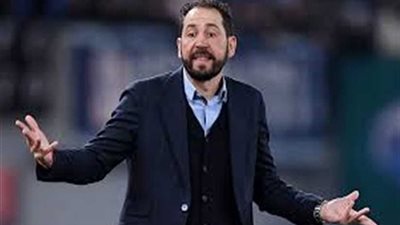 أشبيلية يقيل مدربه بعد الخروج من الدورى الأوروبى