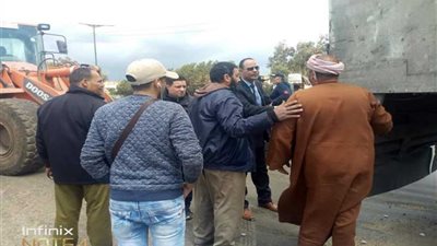 انقلاب سيارة نقل بطريق الإسكندرية الزراعي بـ