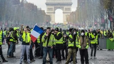 السعودية تحذر رعاياها من الذهاب إلى منطقة الشانزليزيه في باريس