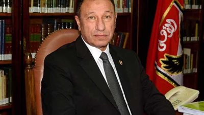 الخطيب ومجلس الأهلي في مقصورة برج العرب لحضور موقعة الساورة