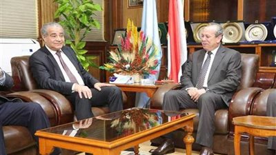 تنفيذًا لتوجيهات الرئيس.. وزير التموين يطلق باكورة تطوير مصانع إنتاج السكر من كفر الشيخ