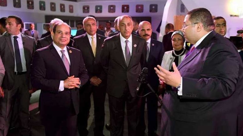 الرئيس السيسي يطلع