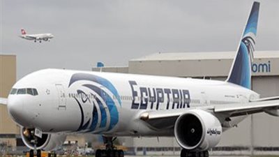 اختفاء طائرة ركاب مصرية أثناء رحلتها من باريس إلى القاهرة