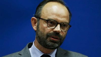 رئيس وزراء فرنسا يعلن حزمة إجراءات جديدة 