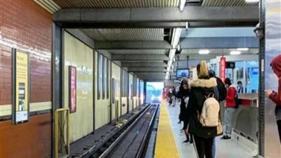 إعادة فتح محطات الأنفاق في تورونتو بعد فحص والتخلص من حزمة مثيرة للشبهات