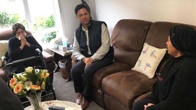 السفير المصري في نيوزيلندا يعزي أسر الضحايا ويزور المصابين (فيديو وصور)‬