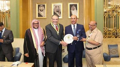 سفير السعودية بالقاهرة يستقبل 