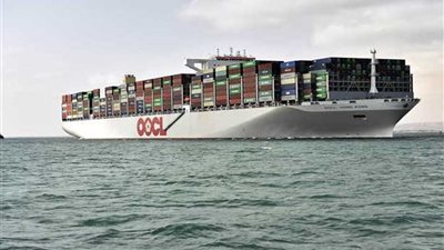 رقم قياسي في حمولات وأعداد السفن العابرة للقناة