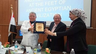 د. وسيم السيسي لطلاب معهد تمريض الكبد: التاريخ المصري القديم أضاء للبشرية طريقها إلى المستقبل