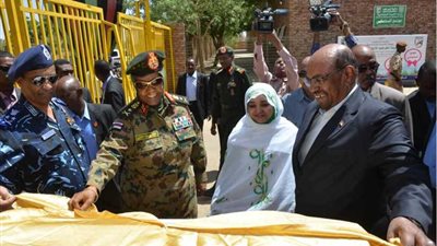 البشير يفتتح 