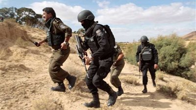 القضاء على 3 إرهابيين وضبط أسلحة وذخائر في عملية أمنية غرب تونس