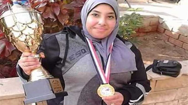 فاطمة أشرف تتوج بالميدالية