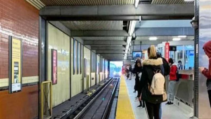 إعادة فتح محطات الأنفاق