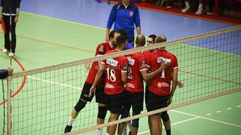 «طائرة الأهلي» يتوج