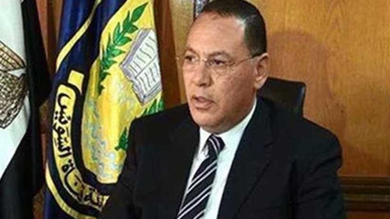 إحالة 3 مسئولين بمجلس