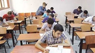 أولياء أمور ومدرسون: توزيع التابلت على طلاب الصف الأول الثانوي نقلة نوعية