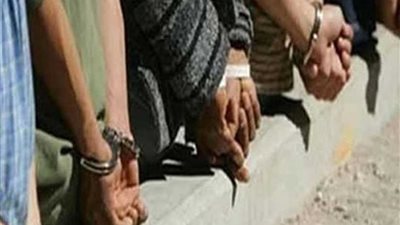 ضبط متهمين بسرقة المتعلقات من السيارات بالغربية