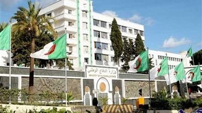 الجيش الجزائري يضبط مخبأ للأسلحة جنوبي البلاد