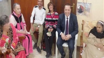 المصريين الأحرار بشبرا يحتفل بعيد الأم في دور المسنين