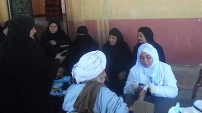 الكشف على 1459 مواطنًا بقافلة طبية في قرية التوفيقية بكوم أمبو بأسوان