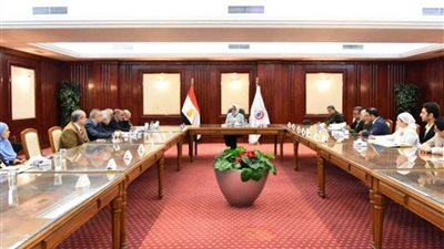 وزيرة الصحة تبحث مع 