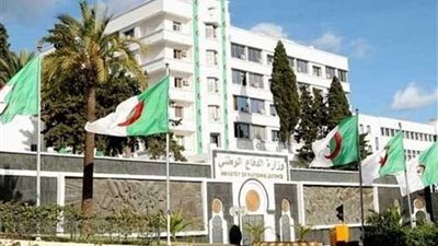 الجيش الجزائري يدمر قنبلتين شمال شرقي البلاد