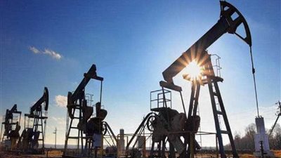 النفط يواصل التراجع من أعلى مستوياته في 2019