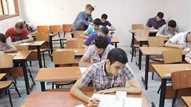 أولياء أمور ومدرسون: