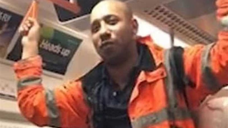 بريطاني يهتف ضد المسلمين