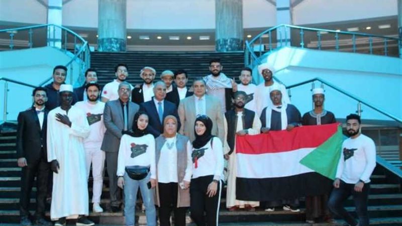 كلنا واحد شعار احتفالية