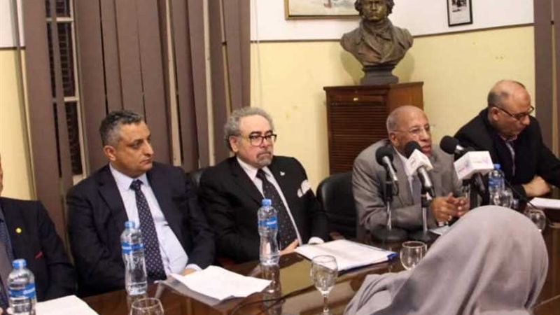 رئيس اتحاد الكتاب