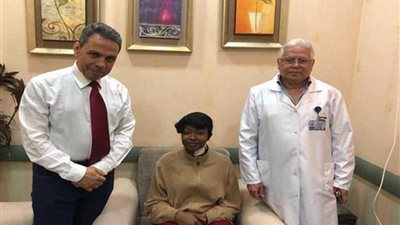 مضيفة بالخطوط الكينية تشكر مصر للطيران.. اعرف السبب