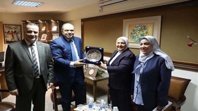 افتتاح أول ملتقي توظيف يركز على التدريب.. صور