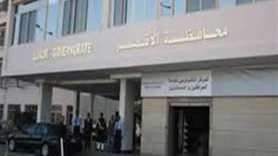 عاصفة ترابية تشهدها الأقصر وإلغاء رحلات 