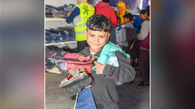 الأورمان تبدأ احتفالات يوم اليتيم بتوزيع ملابس جديدة على 7 آلاف طفل