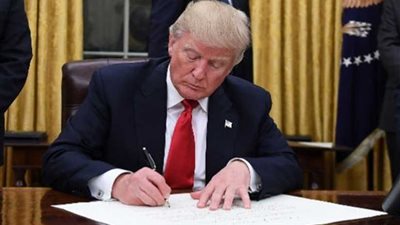 وسط استنكار ورفض دولي.. ترامب يوقع قرار ضم الجولان لإسرائيل غدا