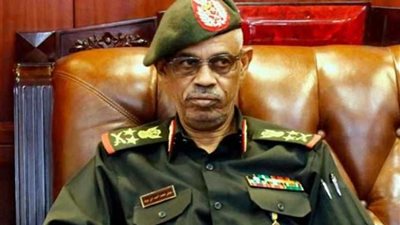 النائب الأول للرئيس السوداني يبحث تعزيز السلام والاستقرار في البلاد