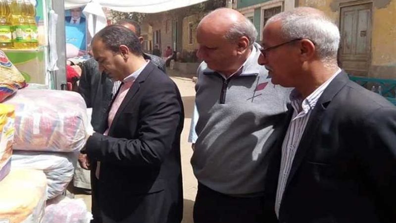 قوافل تموينية لتوفير