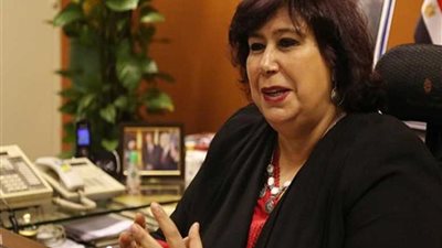 15 كاتبة ينتظرن تكريم وزيرة الثقافة