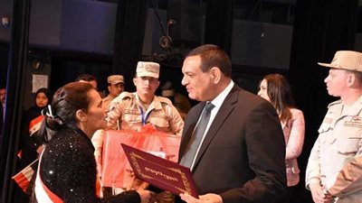 محافظ البحيرة يُكرم 42 أم مثالية وأم شهيد برحلات عمرة بأوبرا دمنهور