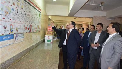 رئيس جامعة بنها يتفقد المدن الجامعية