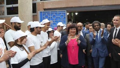 وزيرة الثقافة تلتقي و70 من شباب 