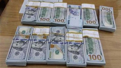 جمارك مطار القاهرة تحبط محاولة تهريب كمية من النقد الأجنبي